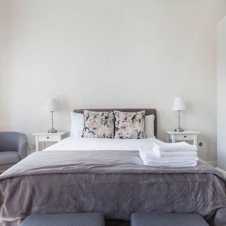 Modern Studio Apartment In Prime Central Location Edinburgh Bagian luar foto