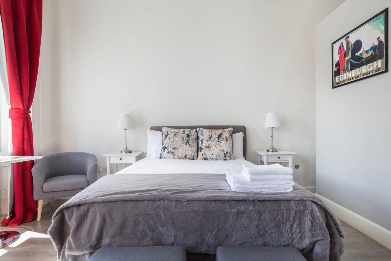 Modern Studio Apartment In Prime Central Location Edinburgh Bagian luar foto
